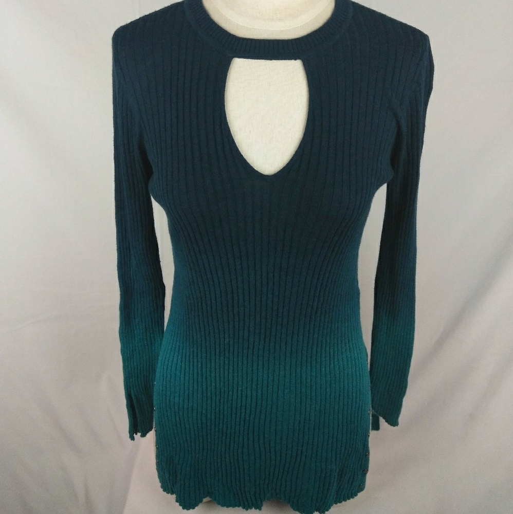 Women's ROCK & REPUBLIC Moontribe Plunge Shirt M